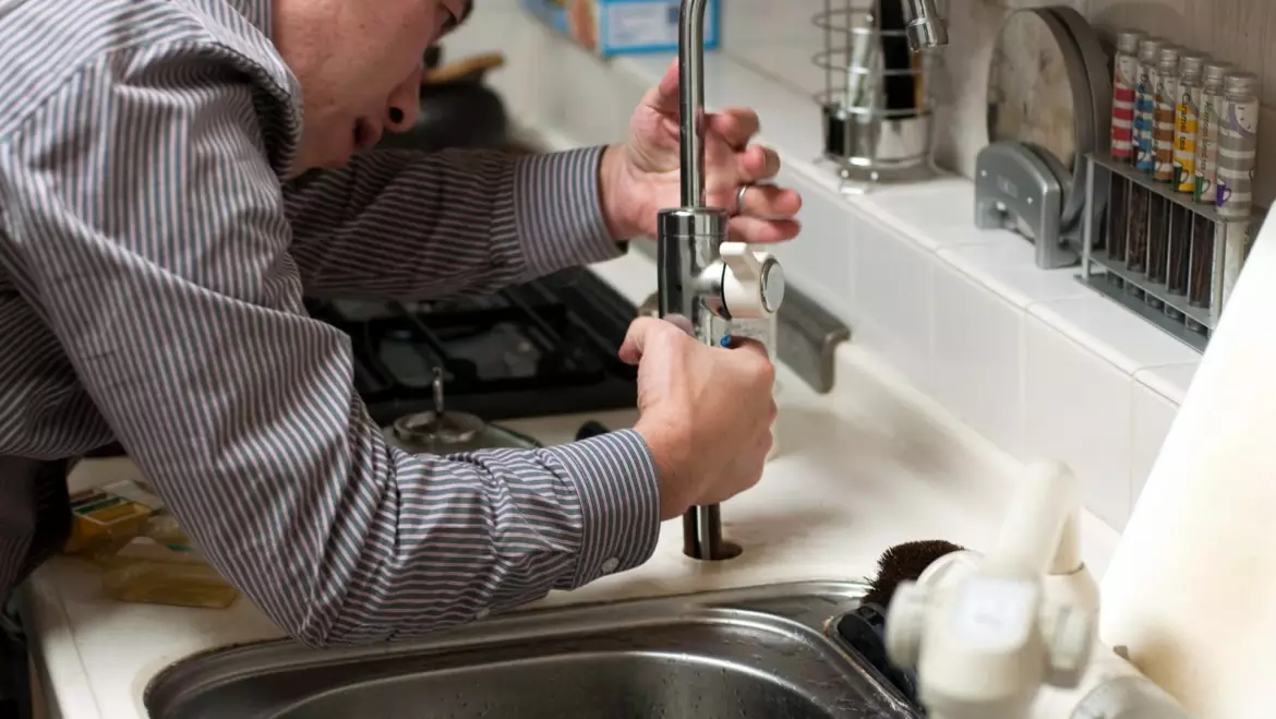 8 Basic Home Plumbing Tips Everyone Should Know
